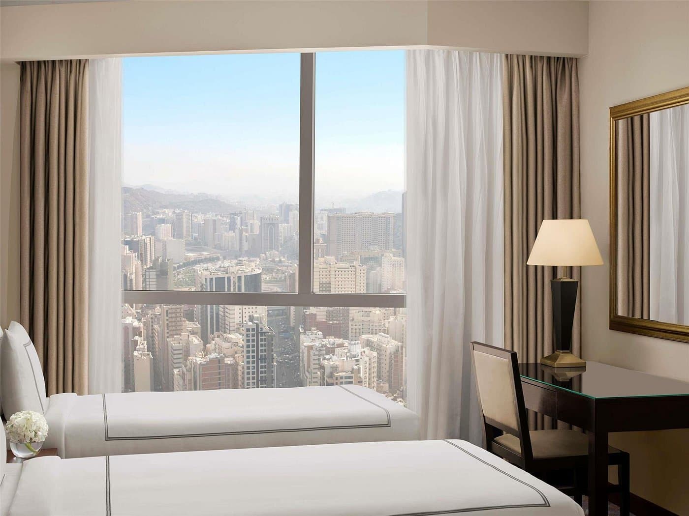 De Luxe Vip Paket 1   (Swissotel Al Maqam Hotel - Sofitel ) 13